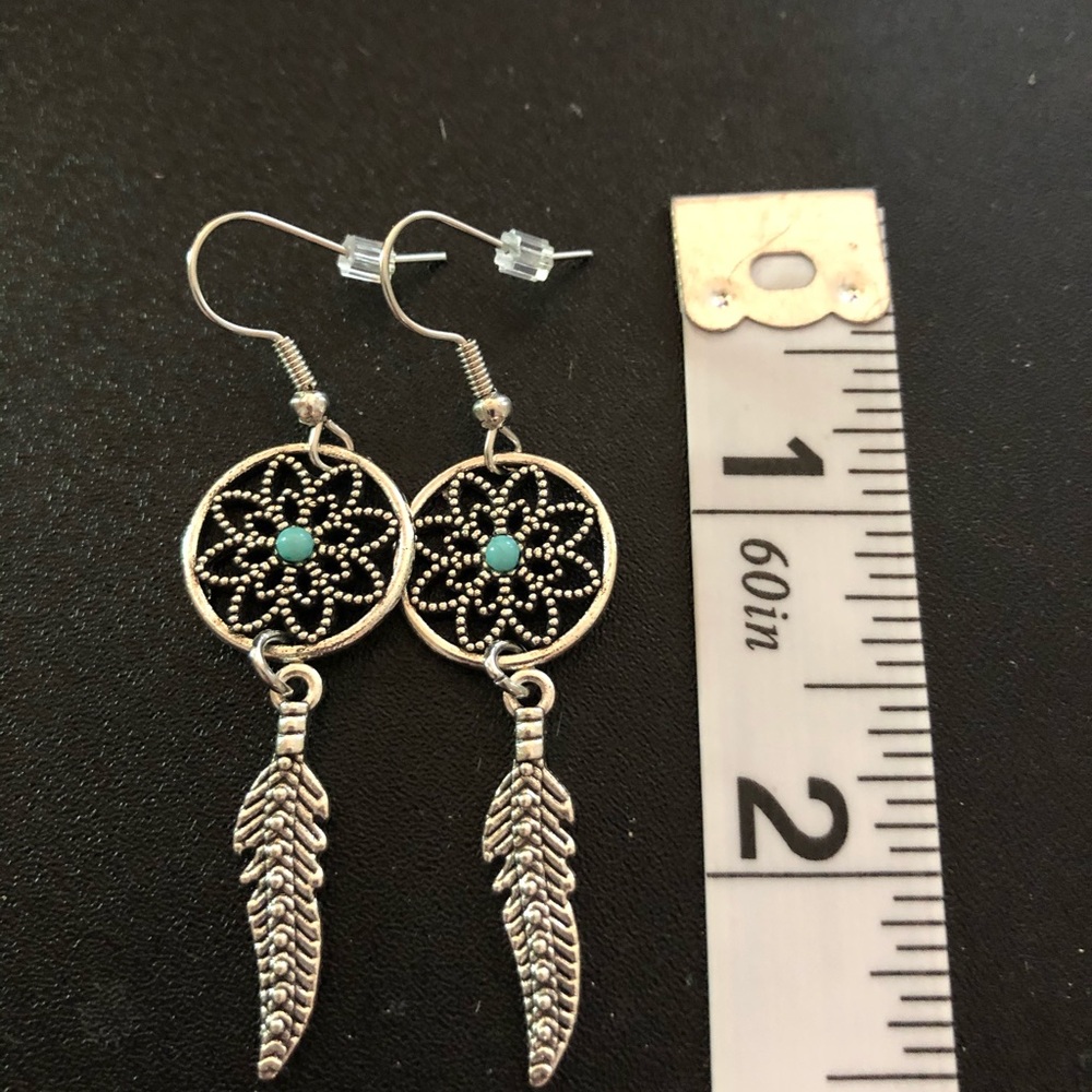 NWT‎ Boho Western Feather Floral Dreamcatcher Silver Tone - Picture 2 of 2